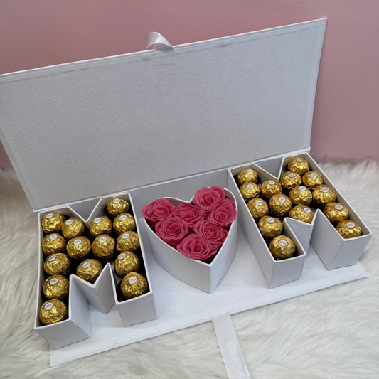 Caja cofre con corazon mom y rosas preservadas