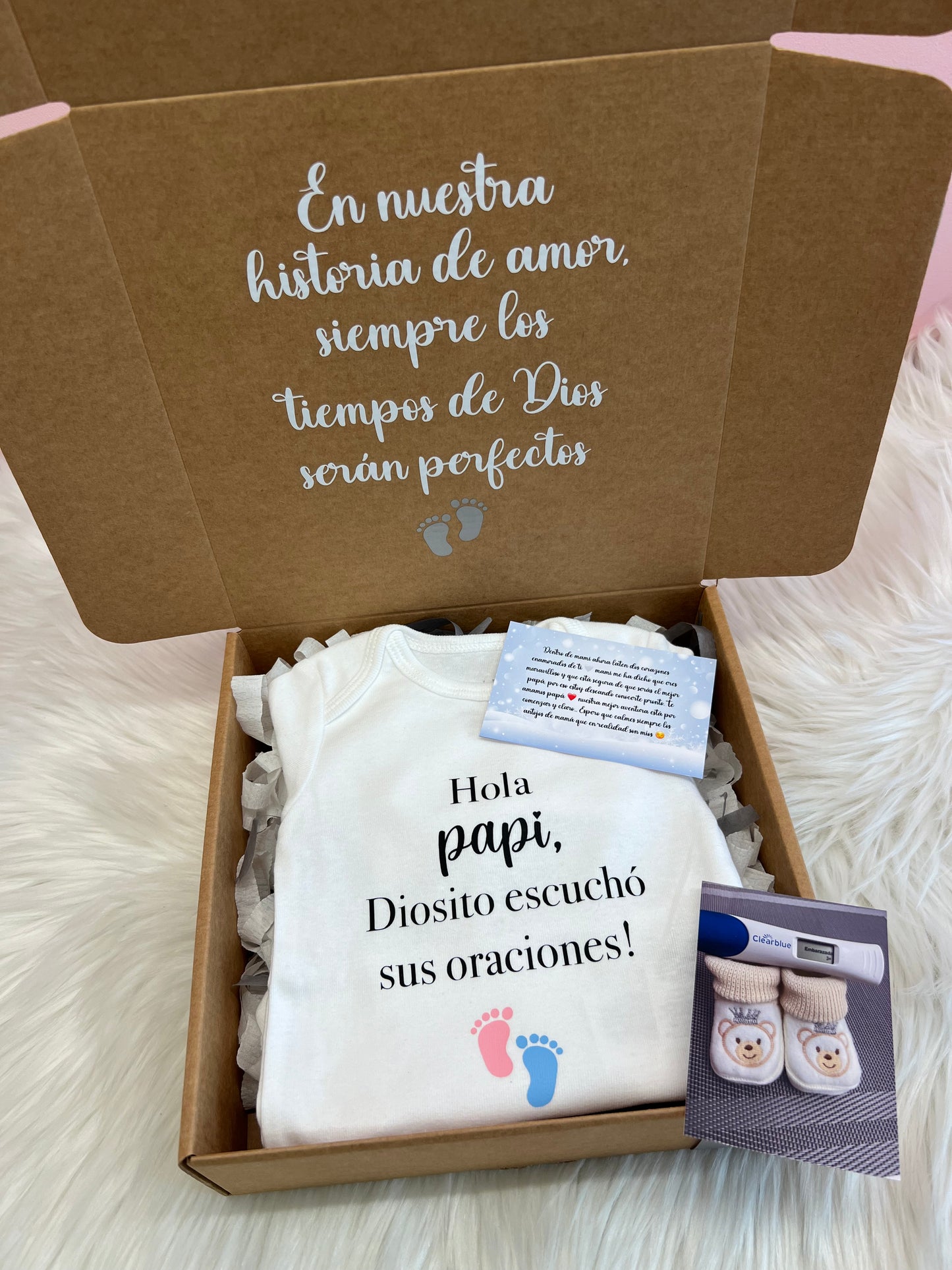 Caja con body personalizado, hola papi diosito escucho sus oraciones.