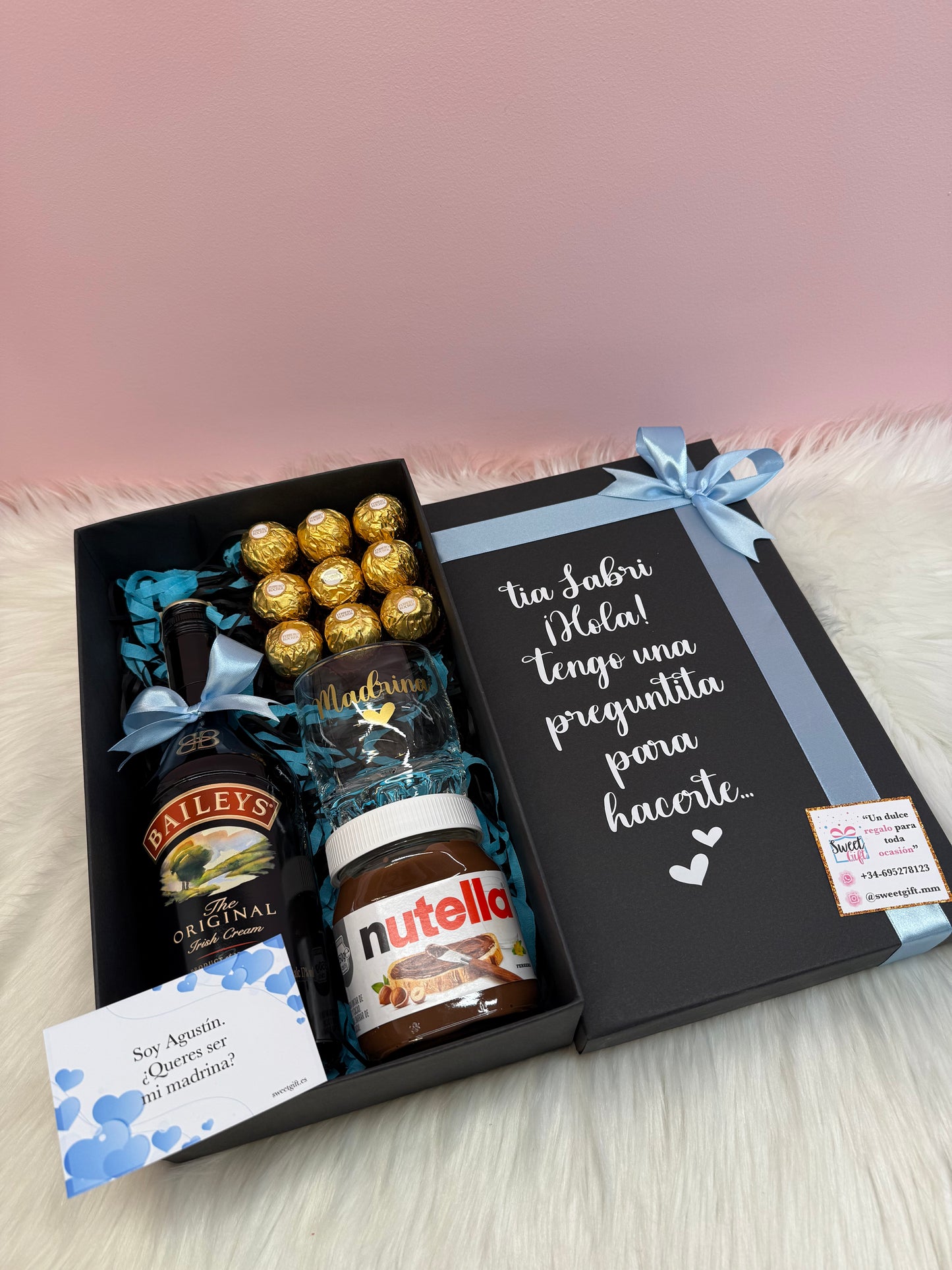 Caja personalizada con ferrero rocher, vaso, nutella, baileys y dedicatoria, quieres ser mi madrina?