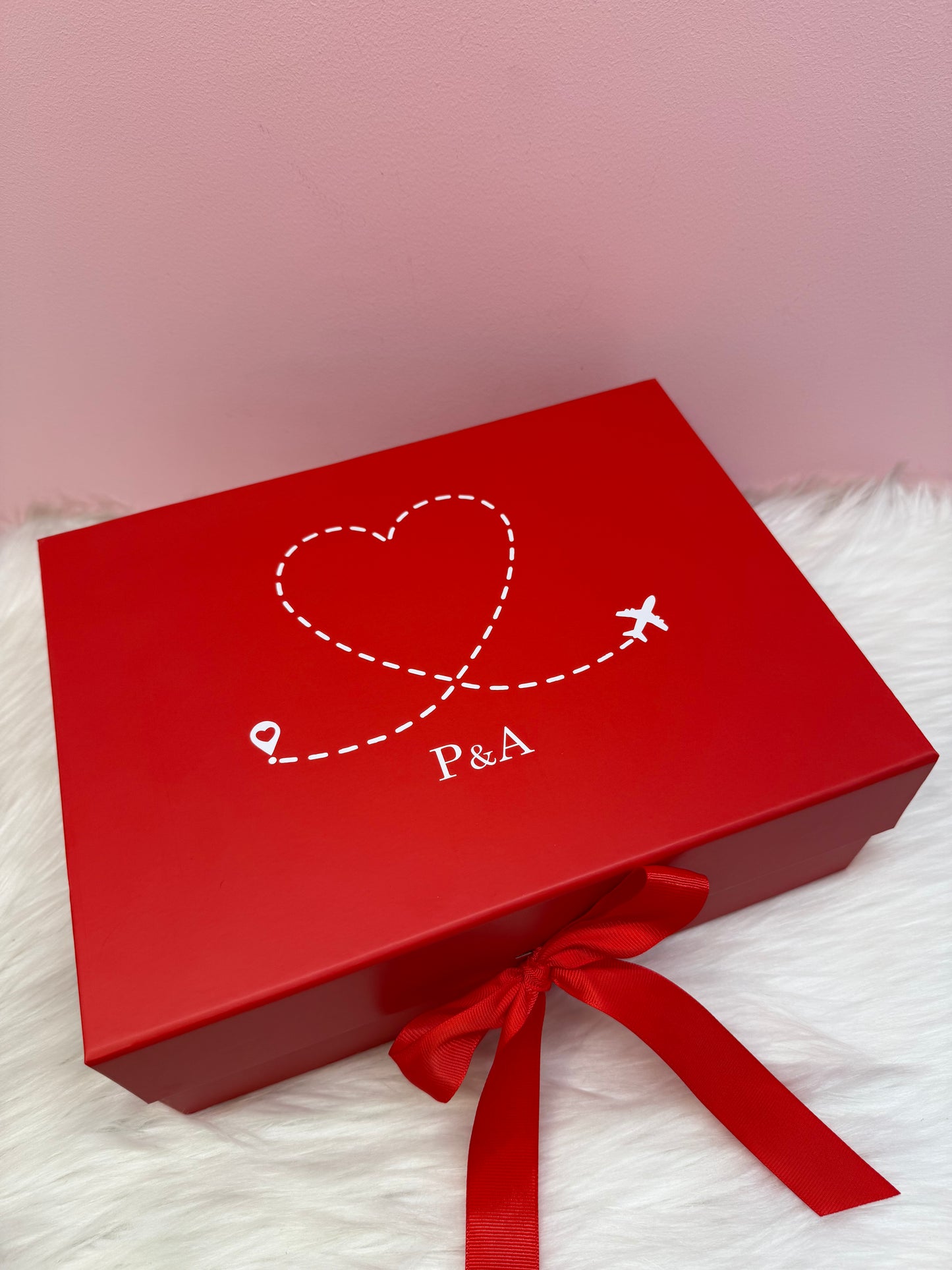 Caja magnetica roja personalizada para parejas viajeras
