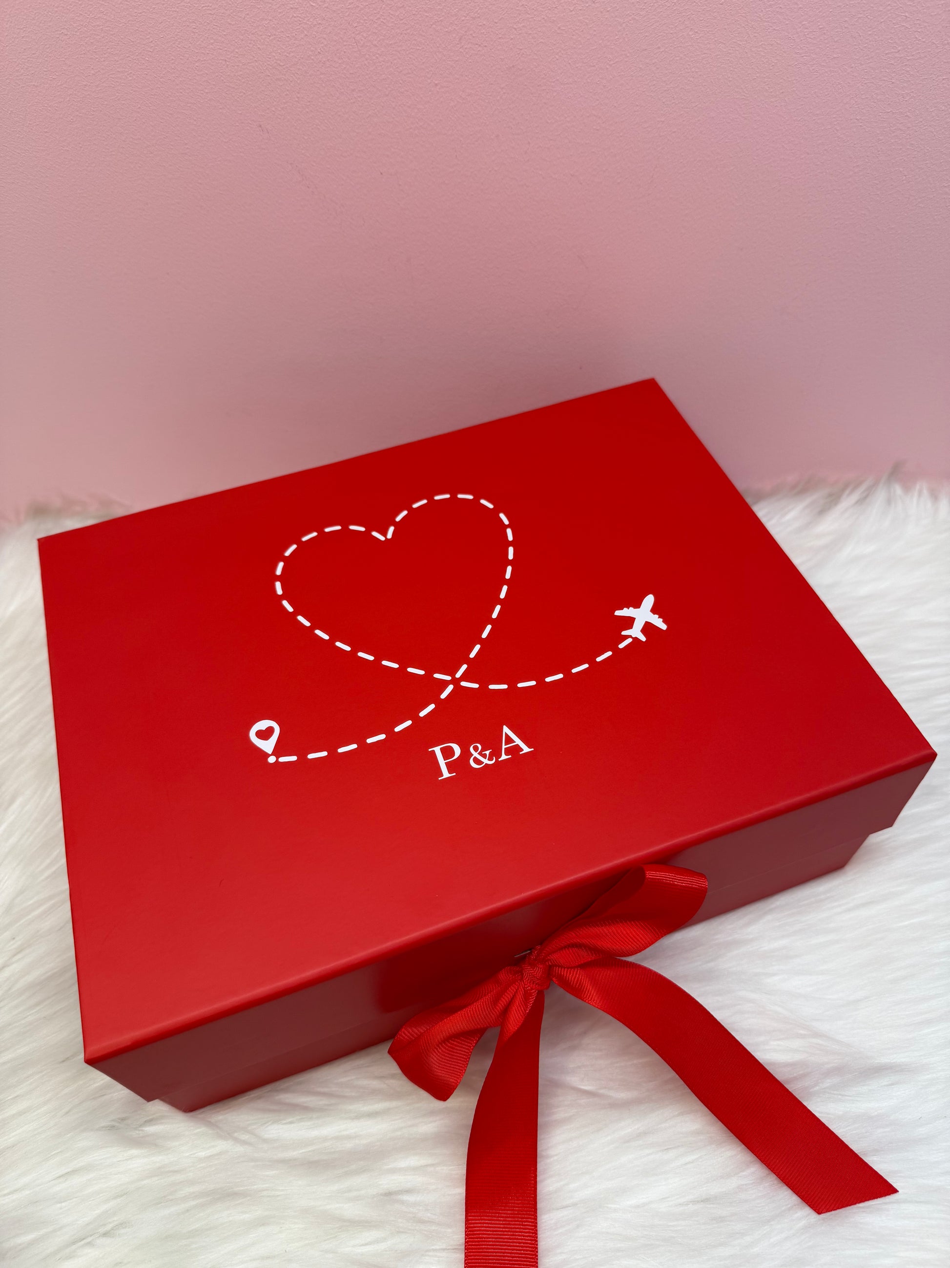 Caja magnetica roja personalizada para parejas viajeras
