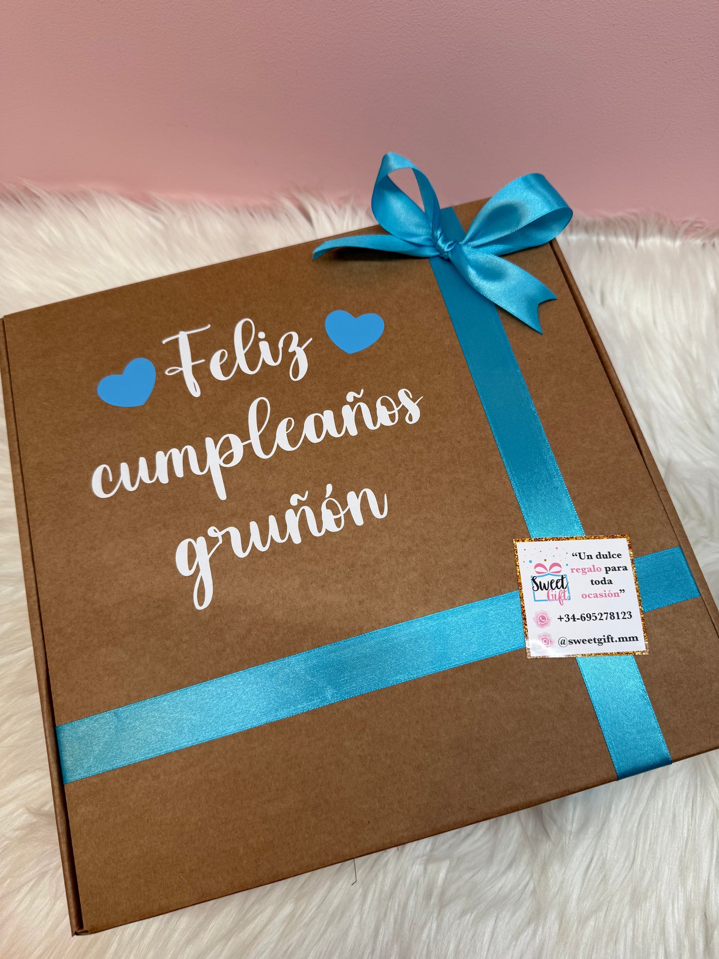 Caja personalizada de cumpleaños en color azul
